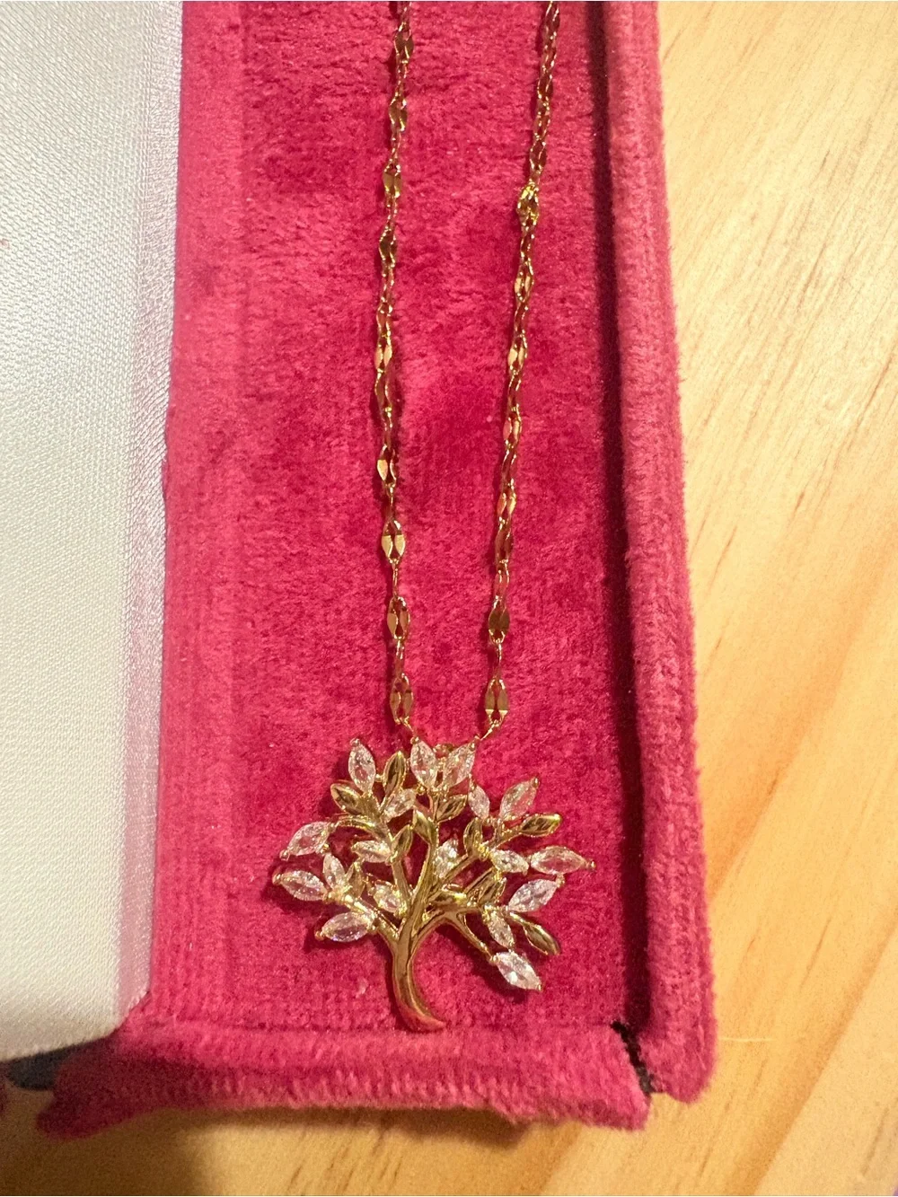 Fashionable and Gorgeous Micro Inlaid Stainless Steel Life Tree Necklace,